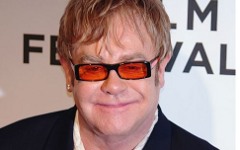 Элтон Джон. Фото с сайта eltonjohn.com Элтон Джон. Фото с сайта eltonjohn.com