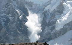 Снежная лавина. Фото с сайта answers.com