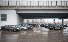 Парковка под эстакадой, фото: netall.ru
