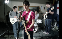 Arctic Monkeys, фото с сайта muzpuls.ru Arctic Monkeys, фото с сайта muzpuls.ru