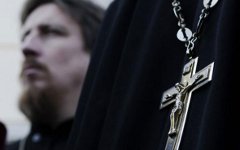 Суд обязал священнослужителя выплатить штраф за оскорбления журналистки Суд обязал священнослужителя выплатить штраф за оскорбления журналистки