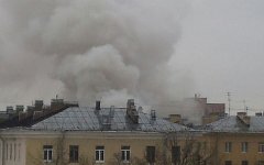 Дым от пожара в Санкт-Петербурге. Фото пользователя Twitter Ron_May Дым от пожара в Санкт-Петербурге. Фото пользователя Twitter Ron_May