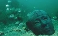 Джеймс Кэмерон решил погрузиться в Марианскую впадину; фото с zagadki.claw.ru Джеймс Кэмерон решил погрузиться в Марианскую впадину; фото с zagadki.claw.ru