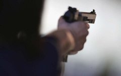 Пожилой мужчина расстрелял врачей. Фото с сайта current.com Пожилой мужчина расстрелял врачей. Фото с сайта current.com