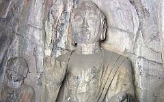 Статуя будды Амитабхи династии Тан (фото Wikipedia)