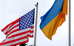 Флаги США и Украины. Фото: newsru.ua Флаги США и Украины. Фото: newsru.ua