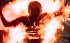 Мужчина совершил самосожжение в зале московского суда; фото с obozrevatel.com Мужчина совершил самосожжение в зале московского суда; фото с obozrevatel.com