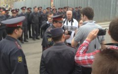 Задержания в Астрахани. Фото пользователя Twitter (@alixesby) Задержания в Астрахани. Фото пользователя Twitter (@alixesby)