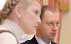 Юлия Тимошенко и Арсений Яценюк. Фото с сайта obozrevatel.com Юлия Тимошенко и Арсений Яценюк. Фото с сайта obozrevatel.com