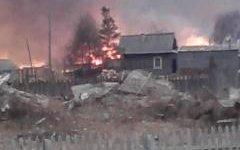 Пожар в поселке Тыгда. Фото пресс-службы ГУ МЧС России по Амурской области Пожар в поселке Тыгда. Фото пресс-службы ГУ МЧС России по Амурской области