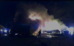 Пожар на заводе; фото с сайта МЧС Пожар на заводе; фото с сайта МЧС