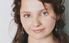 Эбигейл Бреслин попытается спасти неизвестную девушку от смерти