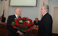 Виктор Назаров (слева). Фото с сайта omsk-parlament.ru Виктор Назаров (слева). Фото с сайта omsk-parlament.ru