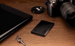 SSD Flash Drive SuperSpeed USB 3.0 SSD Flash Drive SuperSpeed USB 3.0