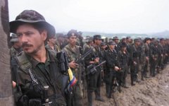 Солдаты ФАРК. Фото с сайта militaryphotos.net Солдаты ФАРК. Фото с сайта militaryphotos.net