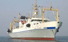 Траулер «Капитан Болсуновский». Фото с сайта sea-wave.ru Траулер «Капитан Болсуновский». Фото с сайта sea-wave.ru
