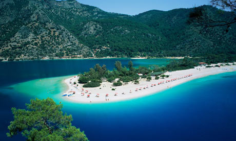 Турецкий пляж. Фото с сайта turkeycheap.com