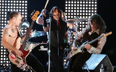 Red Hot Chili Peppers. Фото с сайта rhcpfan.ru Red Hot Chili Peppers. Фото с сайта rhcpfan.ru