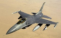 Истребитель F-16. Фото с сайта wikipedia.org Истребитель F-16. Фото с сайта wikipedia.org