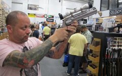 Магазин оружия в США. Фото с сайта rulez-t.info