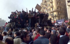 Демонстранты на площади Тахрир в Каире. Фото Ramy Raoof с сайта wikipedia.org Демонстранты на площади Тахрир в Каире. Фото Ramy Raoof с сайта wikipedia.org