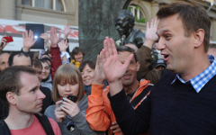 Алексей Навальный и его сторонники © РИА Новости, Григорий Сысоев Алексей Навальный и его сторонники © РИА Новости, Григорий Сысоев