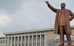 Статуя Ким Ир Сена. Фото с сайта wikipedia.org