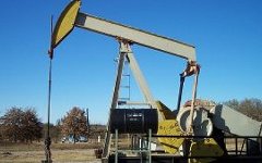 Добыча нефти. Фото с сайта freepik.com Добыча нефти. Фото с сайта freepik.com