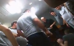 Избиение в Глданской тюрьме. Кадр из видео на YouTube Избиение в Глданской тюрьме. Кадр из видео на YouTube