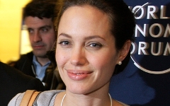 Анджелина Джоли. Фото с сайта wikipedia.org Анджелина Джоли. Фото с сайта wikipedia.org