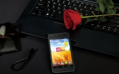 ZTE Grand Era. Фото с сайта zte.com.cn ZTE Grand Era. Фото с сайта zte.com.cn