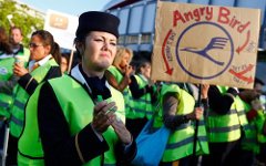 Забастовка бортпроводников Lufthansa. Фото с сайта proftat.ru Забастовка бортпроводников Lufthansa. Фото с сайта proftat.ru