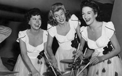 The Andrews Sisters. Фото с сайта cmgww.com