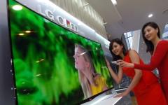 Изогнутый OLED-телевизор LG. Фото с сайта lg.com Изогнутый OLED-телевизор LG. Фото с сайта lg.com