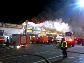 Пожар на рынке «Садовод». Фото с сайта mchs.ru Пожар на рынке «Садовод». Фото с сайта mchs.ru