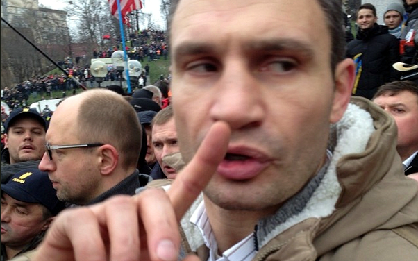Виталий Кличко на «евромайдане». Фото пользователя Твиттера lolwh00t Виталий Кличко на «евромайдане». Фото пользователя Твиттера lolwh00t