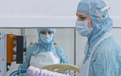Концентрация и очистка вируса гриппа A/H1N1 © РИА Новости, Андрей Старостин Концентрация и очистка вируса гриппа A/H1N1 © РИА Новости, Андрей Старостин