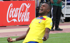 Игрок сборной Эквадора по футболу. Фото с сайта ecuafutbol.org Игрок сборной Эквадора по футболу. Фото с сайта ecuafutbol.org