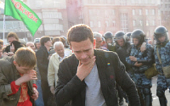 Илья Яшин на Болотной площади 6 мая © РИА Новости, Илья Питалев Илья Яшин на Болотной площади 6 мая © РИА Новости, Илья Питалев