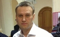 Алексей Навальный в здании суда. Фото пользователя Twitter @Vasyltsov Алексей Навальный в здании суда. Фото пользователя Twitter @Vasyltsov