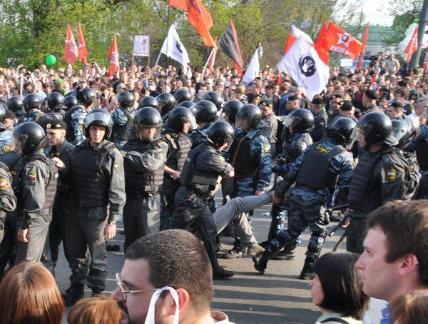 Митинг 6 мая 2012 года. Фото Александра и Тани Симо с сайта simo.ru