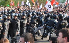 Митинг 6 мая 2012 года. Фото Александра и Тани Симо с сайта simo.ru Митинг 6 мая 2012 года. Фото Александра и Тани Симо с сайта simo.ru