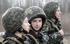 Женщины в армии. Фото с сайта iboards.ru Женщины в армии. Фото с сайта iboards.ru