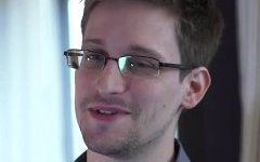 Эдвард Сноуден. Стоп-кадр из видео на Youtube Эдвард Сноуден. Стоп-кадр из видео на Youtube