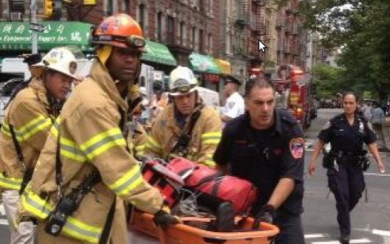 Экстренные службы у места взрыва. Фото пользователя 911_buff в Instagram Экстренные службы у места взрыва. Фото пользователя 911_buff в Instagram