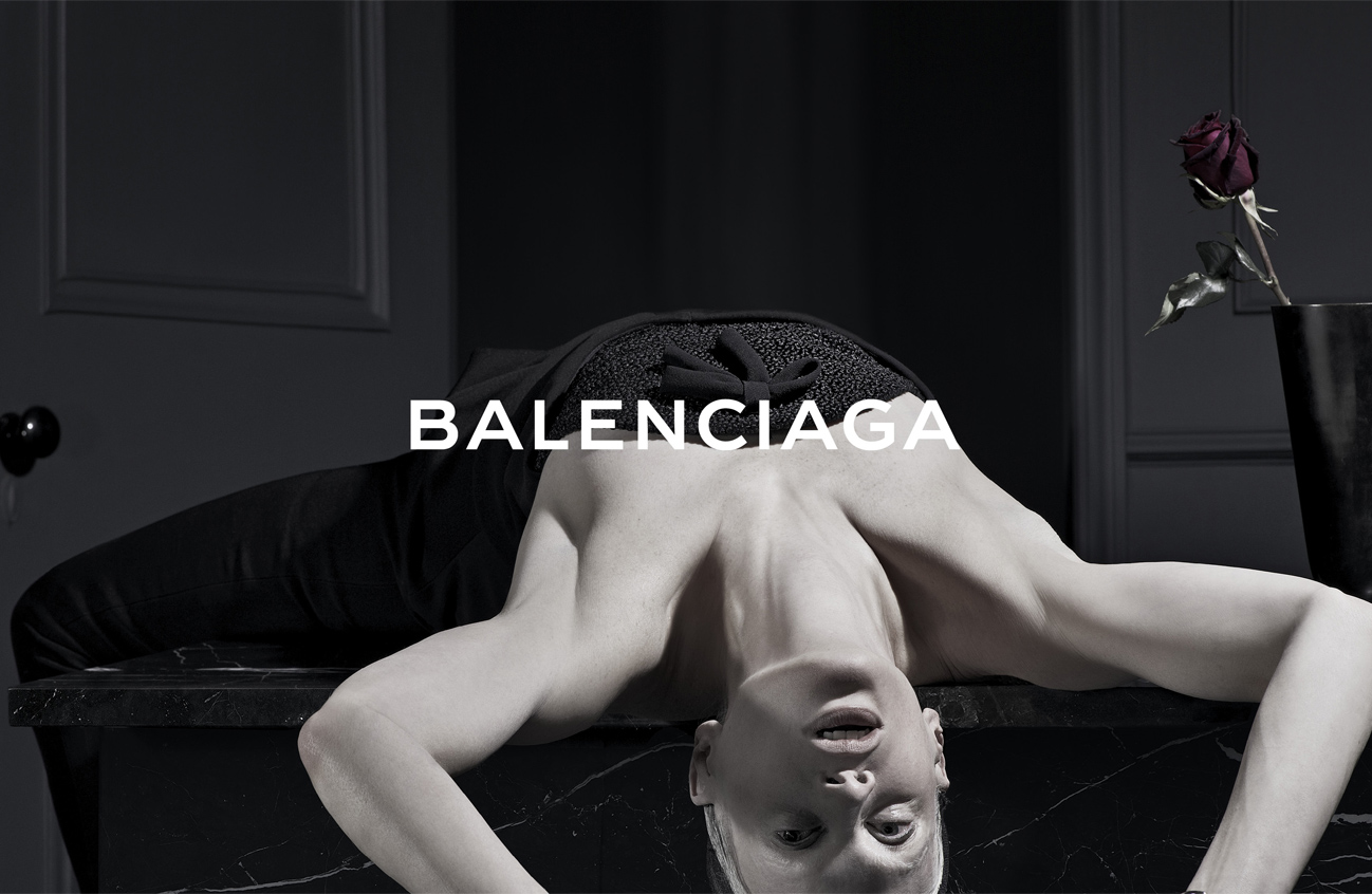 Кристен МакМенами. Фото с сайта balenciaga.com Кристен МакМенами. Фото с сайта balenciaga.com