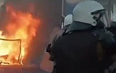 Беспорядки в Греции. Стоп-кадр с видео в YouTube