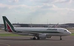 Airbus A320. Стоп-кадр с видео в YouTube Airbus A320. Стоп-кадр с видео в YouTube