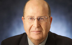 Моше Яалон. Фото Reuven Kapuscinski с сайта wikimedia.org Моше Яалон. Фото Reuven Kapuscinski с сайта wikimedia.org
