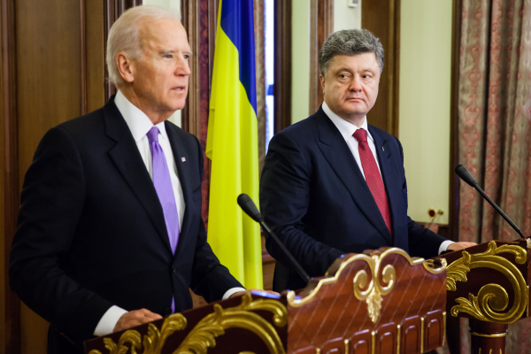 Джо Байден и Петр Порошенко © РИА Новости, Михаил Палинчак